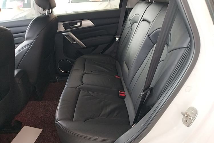 Used Haval H2 2017 Red-Label 1.5T Manual Two-Wheel Drive Comfort Model Left Rear Seat