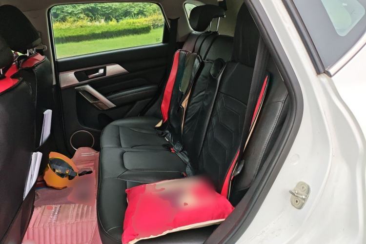 Used Haval H2 2017 Red-Label 1.5T Automatic Two-Wheel Drive Elite Model Left Rear Seat