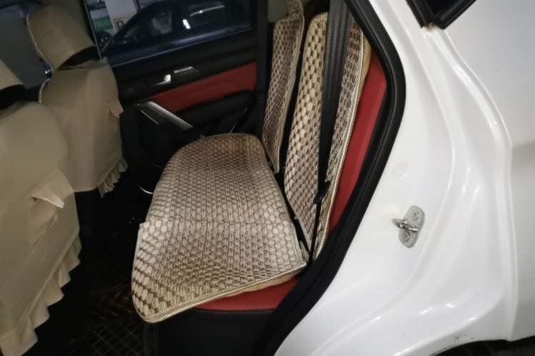 Used Haval H2 2017 Blue Label 1.5T Manual Two-Wheel Drive Luxury Model Left Rear Seat