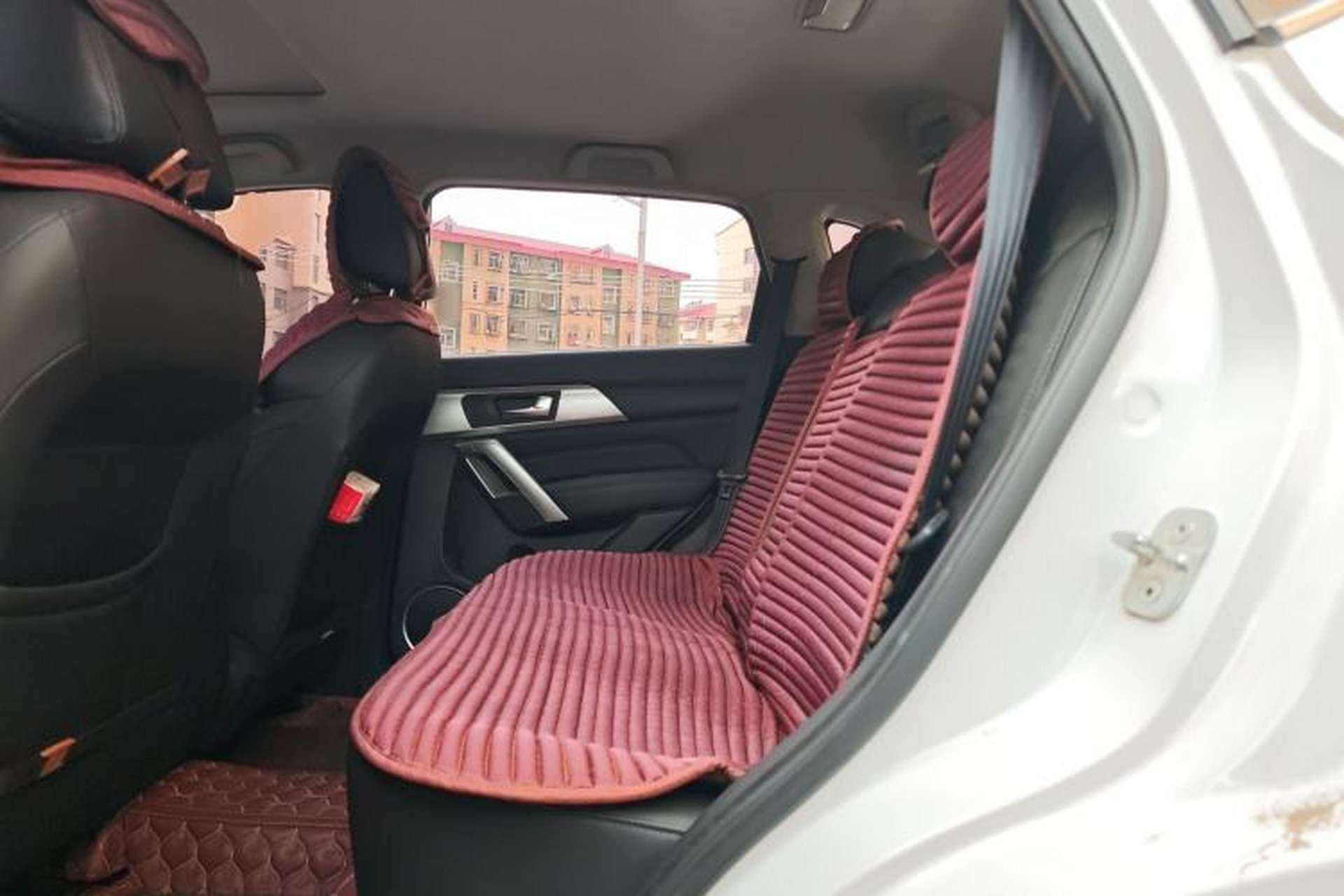 Used Haval H2 2017 Red-Label 1.5T Manual Two-Wheel Drive Luxury Model Left Rear Seat