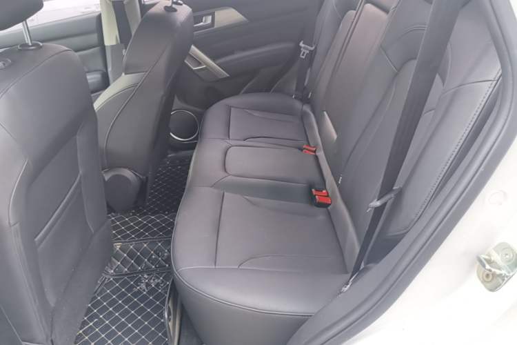 Used Haval H2 2017 Blue Label 1.5T Manual Two-Wheel Drive Elite Model Left Rear Seat