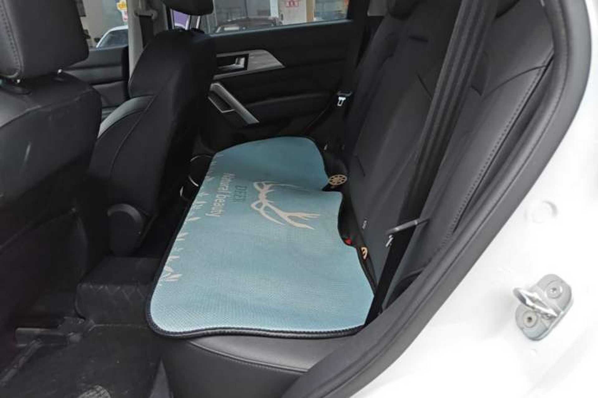 Used Haval H2 2017 Red-Label 1.5T Manual Two-Wheel-Drive Elite Model Left Rear Seat