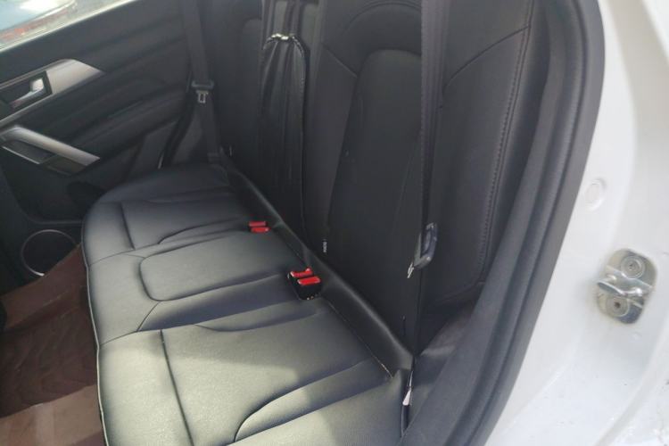 Used Haval H2 2017 Red-Label 1.5T Manual Two-Wheel-Drive Elite Model Left Rear Seat