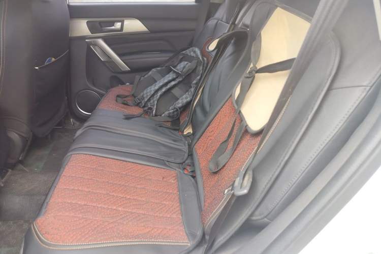 Used Haval H2 2017 Red-Label 1.5T Manual Two-Wheel Drive Luxury Model Left Rear Seat