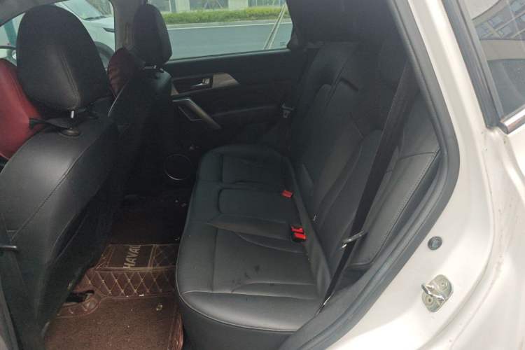 Used Haval H2 2017 Blue Label 1.5T Manual Two-Wheel Drive Elite Model Left Rear Seat