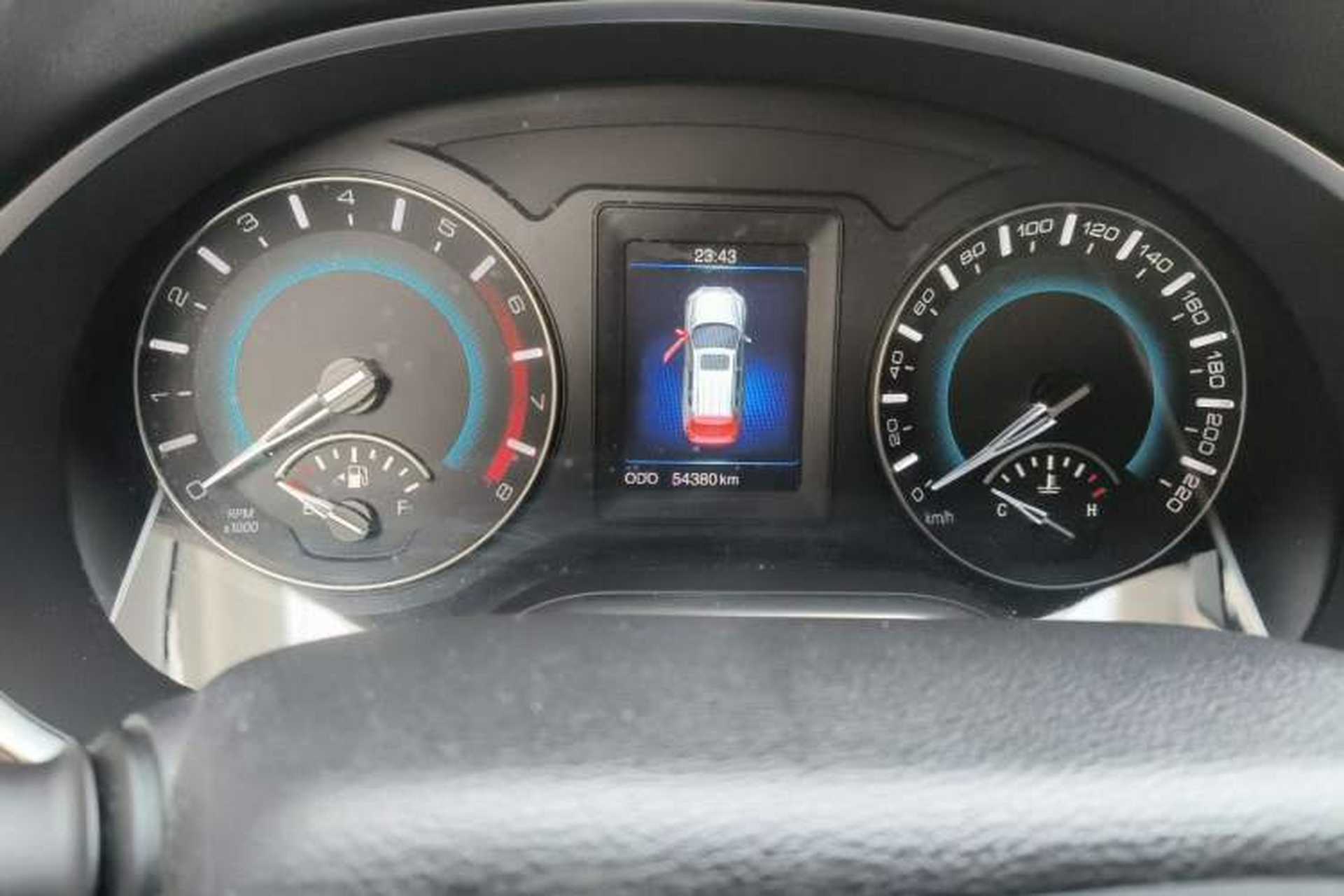 Used Haval H2 2017 Blue Label 1.5T Manual Two-Wheel Drive Luxury Model Odometer Close Up