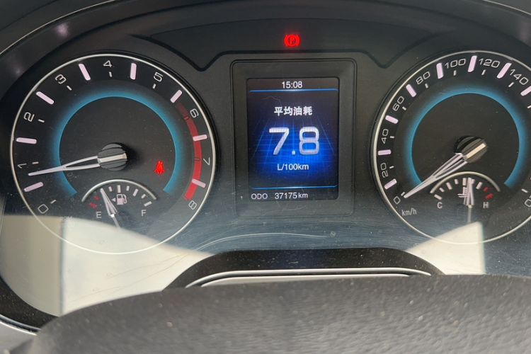 Used Haval H2 2017 Red-Label 1.5T Manual Two-Wheel Drive Luxury Model Odometer Close Up