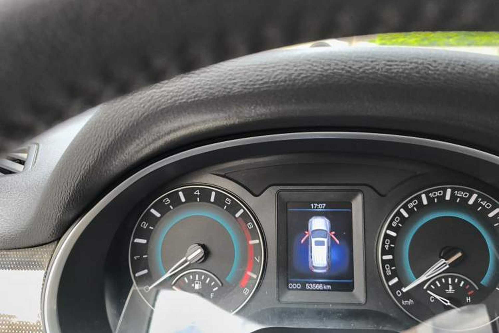Used Haval H2 2017 Blue Label 1.5T Automatic Two-Wheel Drive Prestige Model Odometer Close Up