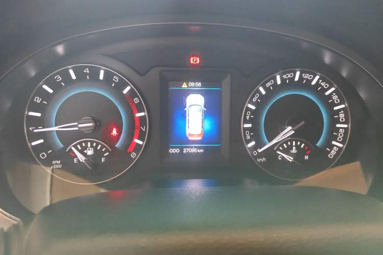 Used Haval H2 2017 Red-Label 1.5T Manual Two-Wheel Drive Comfort Model Odometer Close Up