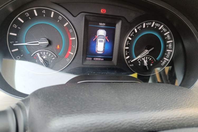 Used Haval H2 2017 Red-Label 1.5T Manual Two-Wheel-Drive Elite Model Odometer Close Up