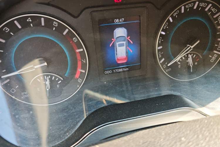 Used Haval H2 2017 Red-Label 1.5T Manual Two-Wheel Drive Comfort Model Odometer Close Up