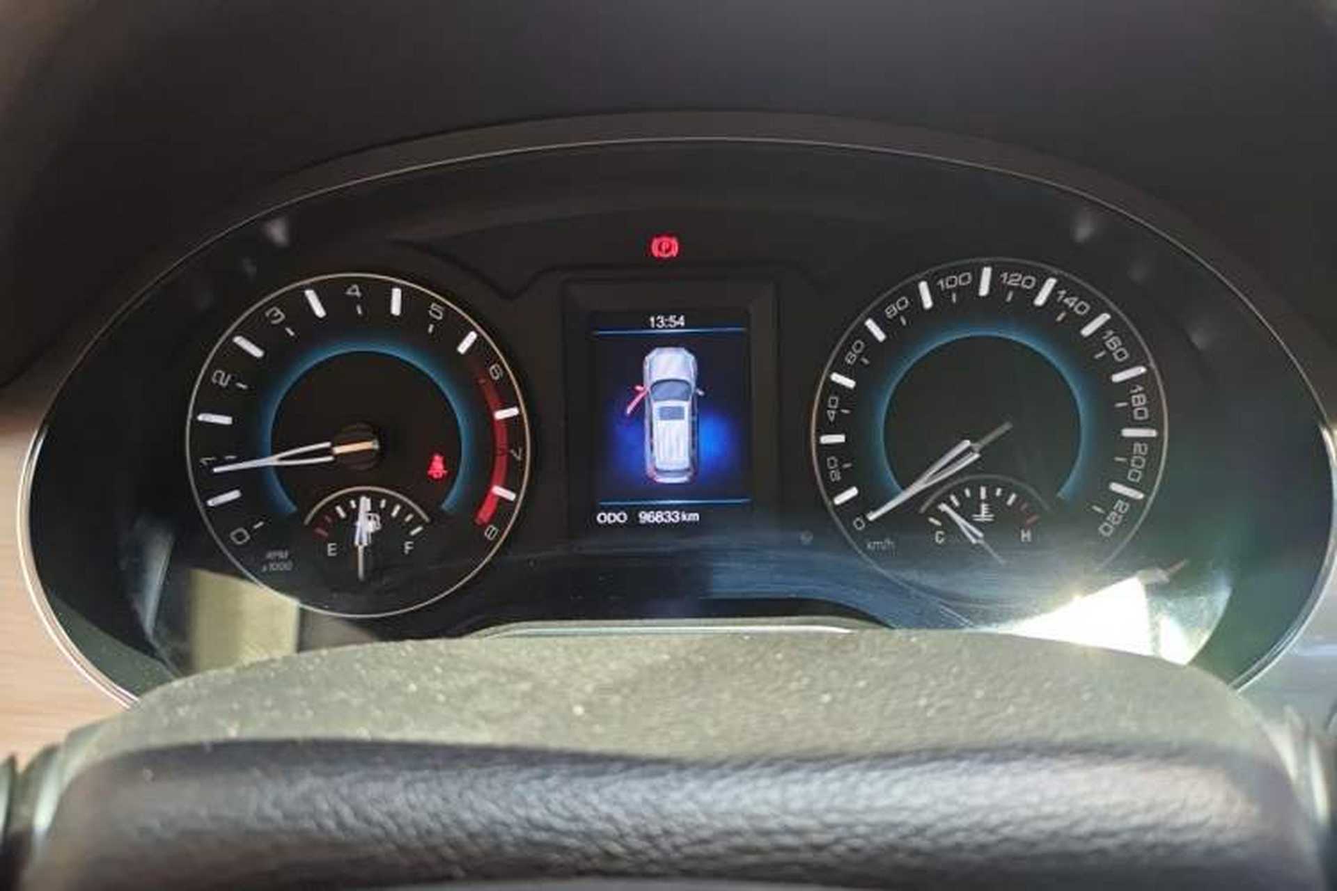 Used Haval H2 2017 Red-Label 1.5T Manual Two-Wheel Drive Luxury Model Odometer Close Up