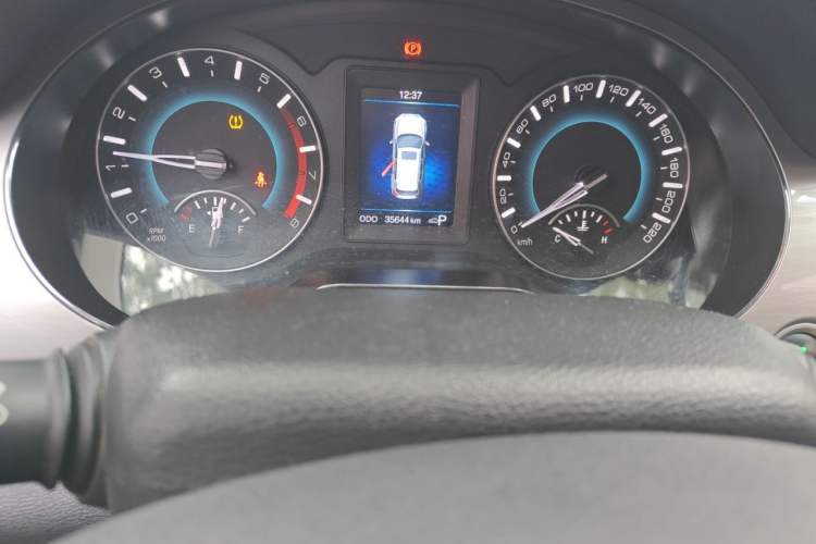 Used Haval H2 2017 Red-Label 1.5T Automatic Two-Wheel Drive Elite Model Odometer Close Up