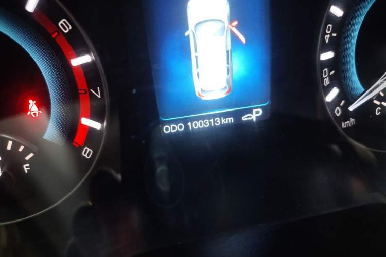 Used Haval H2 2017 Red-Label 1.5T Automatic Two-Wheel Drive Luxury Model Odometer Close Up