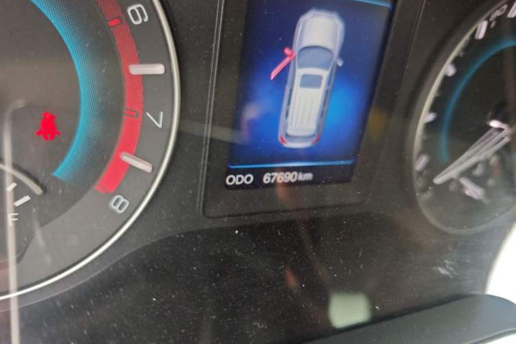 Used Haval H2 2017 Blue Label 1.5T Manual Two-Wheel-Drive Prestige Model Odometer Close Up