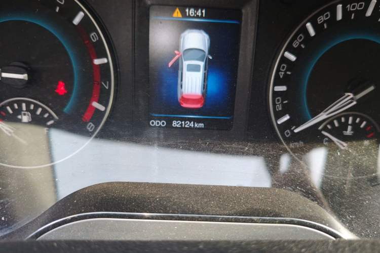 Used Haval H2 2017 Red-Label 1.5T Manual Two-Wheel-Drive Elite Model Odometer Close Up