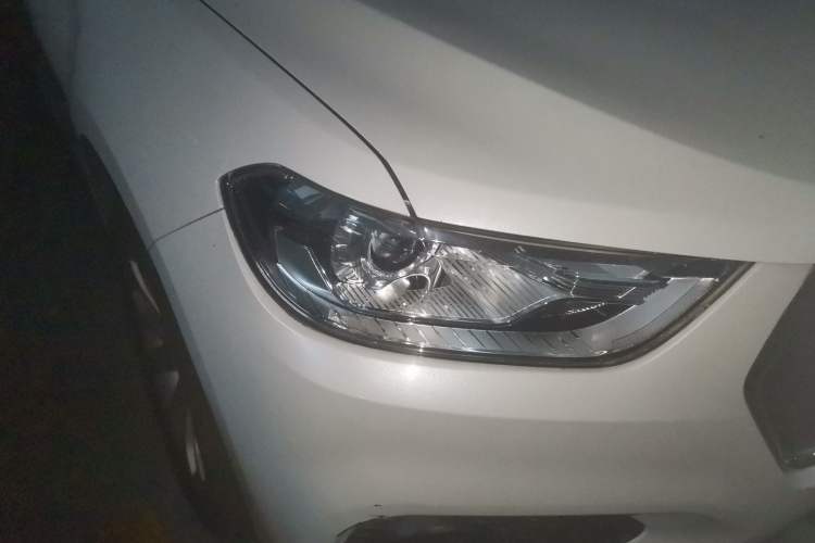 Used Haval H2 2017 Blue Label 1.5T Automatic Two-Wheel Drive Luxury Model Right Front Headlight