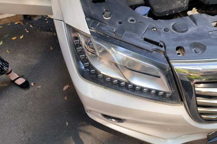 Used Haval H2 2017 Red-Label 1.5T Automatic Two-Wheel Drive Luxury Model Right Front Headlight
