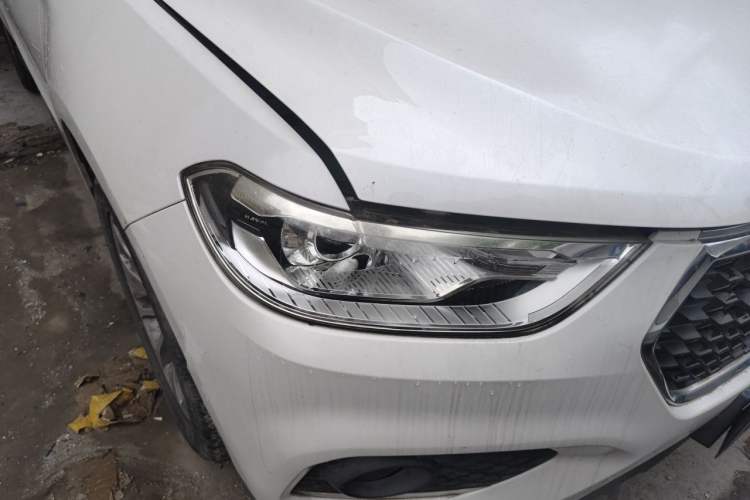 Used Haval H2 2017 Blue Label 1.5T Manual Two-Wheel Drive Luxury Model Right Front Headlight