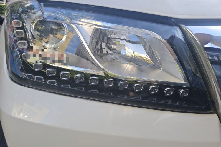 Used Haval H2 2017 Red-Label 1.5T Manual Two-Wheel-Drive Elite Model Right Front Headlight