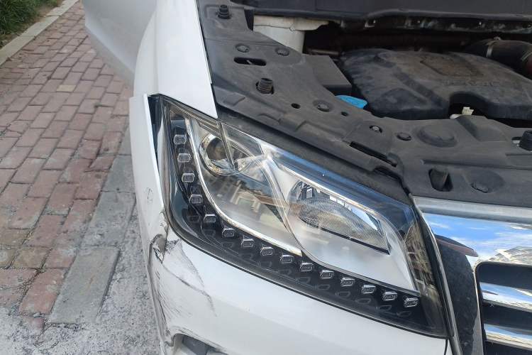 Used Haval H2 2017 Red-Label 1.5T Automatic Two-Wheel Drive Elite Model Right Front Headlight