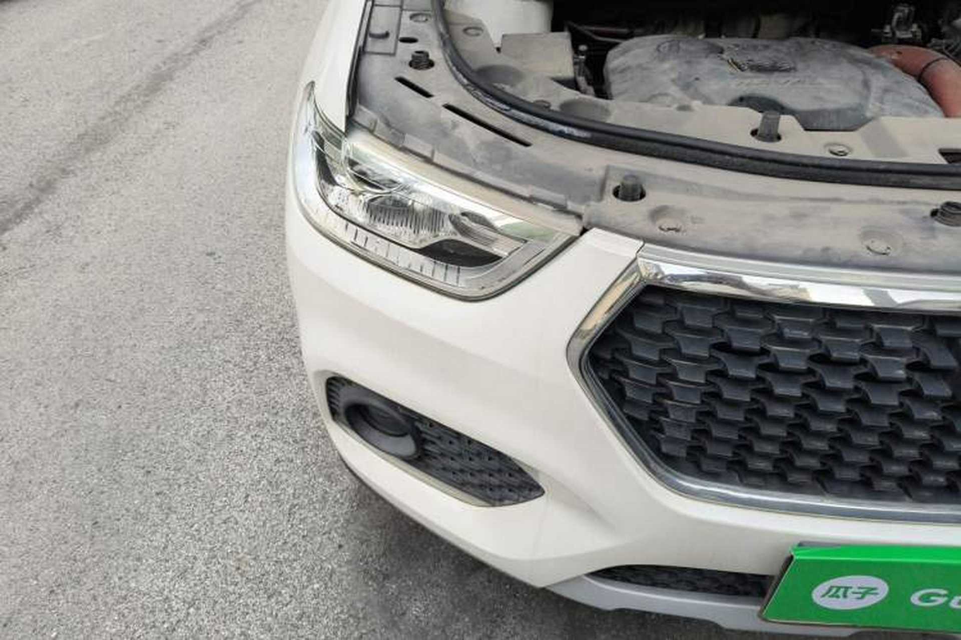 Used Haval H2 2017 Blue Label 1.5T Manual Two-Wheel Drive Luxury Model Right Front Headlight