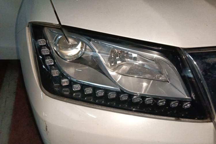 Used Haval H2 2017 Red-Label 1.5T Manual Two-Wheel Drive Luxury Model Right Front Headlight