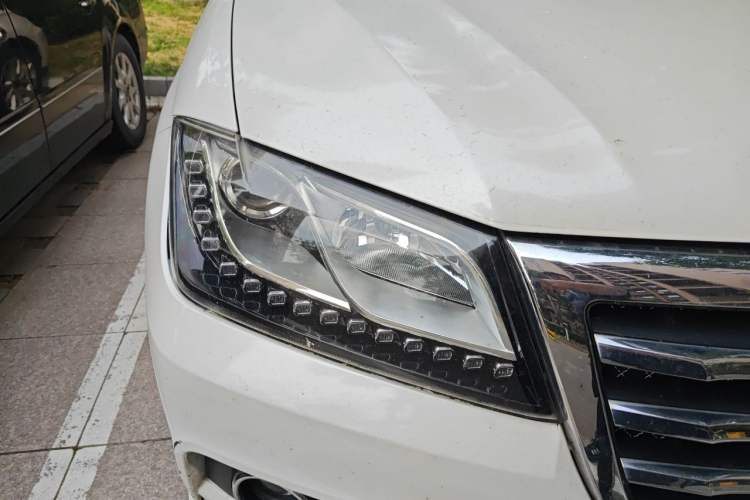 Used Haval H2 2017 Red-Label 1.5T Automatic Two-Wheel Drive Elite Model Right Front Headlight
