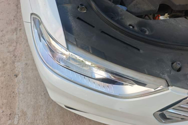Used Haval H2 2017 Blue Label 1.5T Automatic Two-Wheel Drive Luxury Model Right Front Headlight