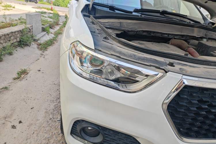 Used Haval H2 2017 Blue Label 1.5T Automatic Two-Wheel Drive Elite Model Right Front Headlight
