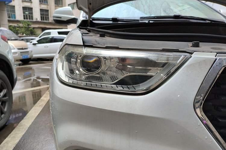 Used Haval H2 2017 Blue Label 1.5T Automatic Two-Wheel Drive Elite Model Right Front Headlight