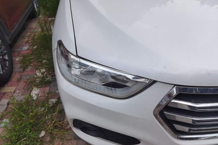 Used Haval H2 2017 Blue Label 1.5T Automatic Two-Wheel Drive Luxury Model Right Front Headlight