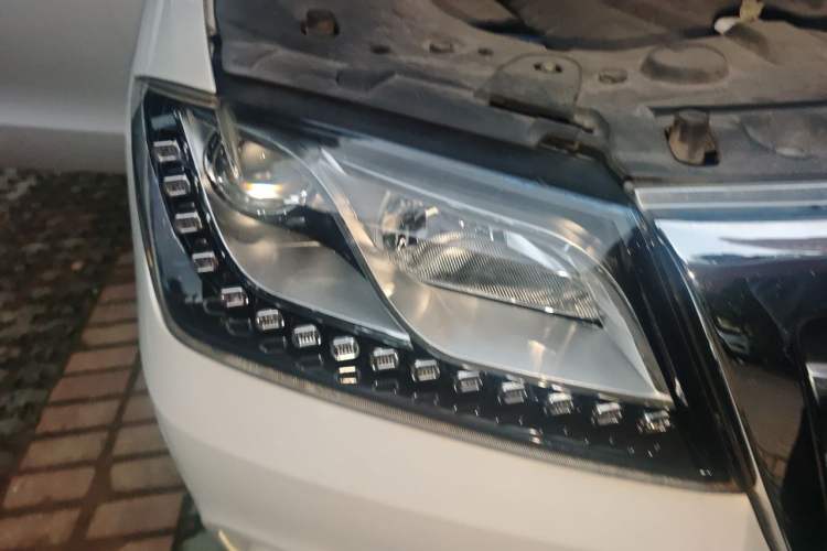 Used Haval H2 2017 Red-Label 1.5T Automatic Two-Wheel Drive Elite Model Right Front Headlight