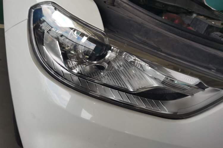Used Haval H2 2017 Blue Label 1.5T Automatic Two-Wheel Drive Luxury Model Right Front Headlight