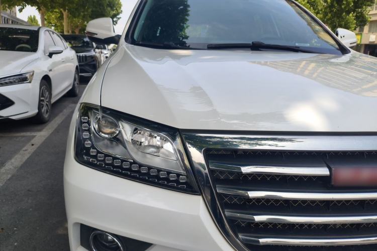 Used Haval H2 2017 Red-Label 1.5T Manual Two-Wheel Drive Comfort Model Right Front Headlight