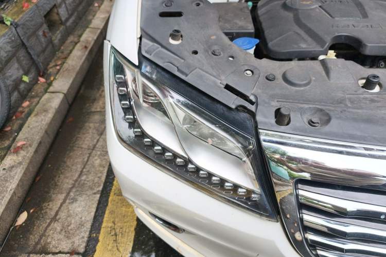 Used Haval H2 2017 Red-Label 1.5T Automatic Two-Wheel Drive Luxury Model Right Front Headlight