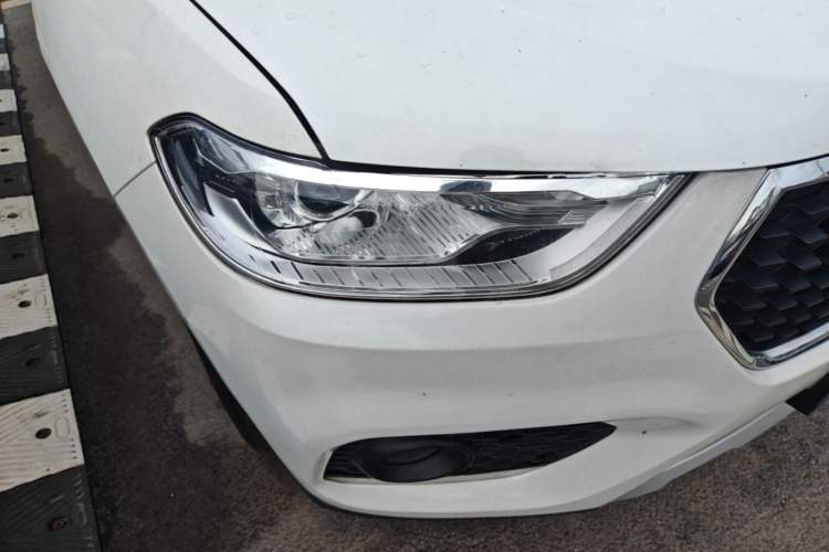 Used Haval H2 2017 Blue Label 1.5T Automatic Two-Wheel Drive Luxury Model Right Front Headlight