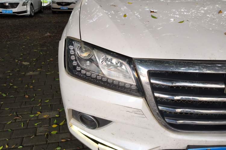 Used Haval H2 2017 Red-Label 1.5T Manual Two-Wheel Drive Luxury Model Right Front Headlight