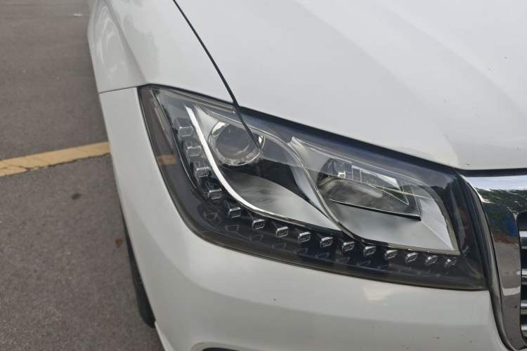 Used Haval H2 2017 Red-Label 1.5T Automatic Two-Wheel Drive Luxury Model Right Front Headlight