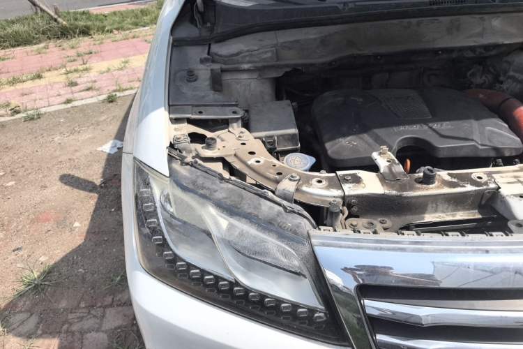 Used Haval H2 2017 Red-Label 1.5T Manual Two-Wheel-Drive Elite Model Right Front Headlight