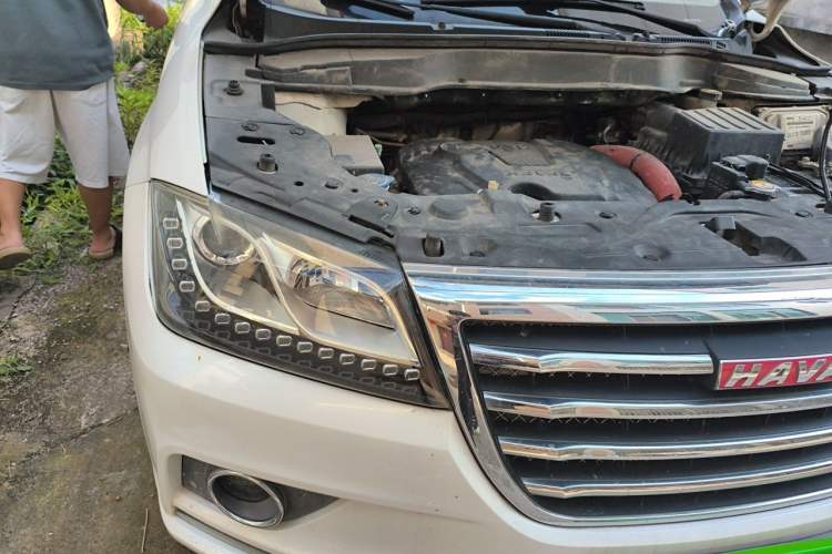 Used Haval H2 2017 Red-Label 1.5T Manual Two-Wheel Drive Luxury Model Right Front Headlight