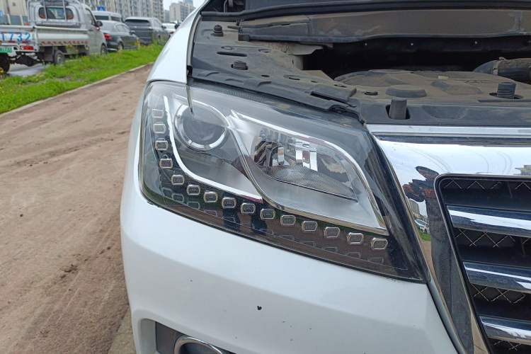 Used Haval H2 2017 Red-Label 1.5T Automatic Two-Wheel Drive Luxury Model Right Front Headlight