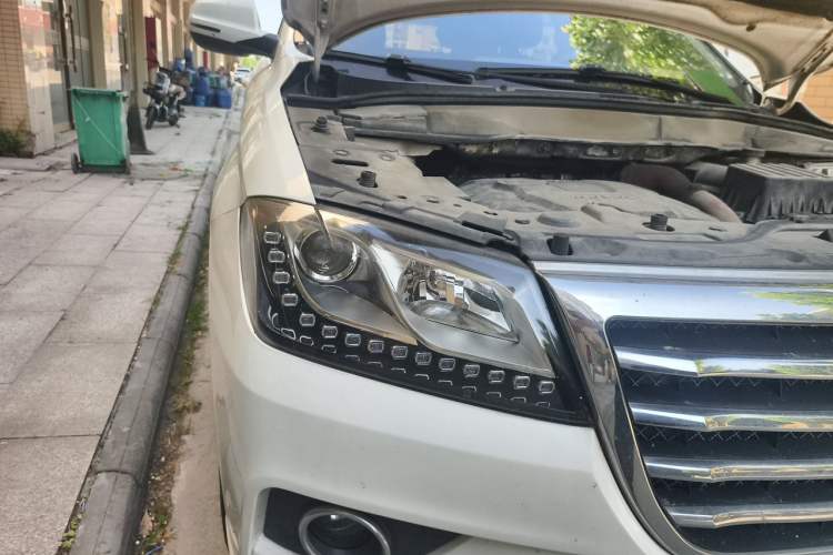 Used Haval H2 2017 Red-Label 1.5T Automatic Two-Wheel Drive Elite Model Right Front Headlight