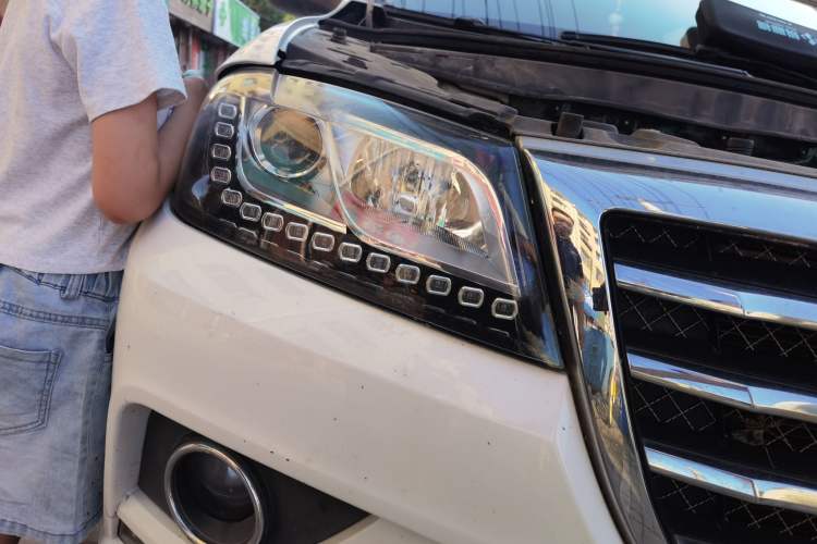 Used Haval H2 2017 Red-Label 1.5T Manual Two-Wheel Drive Comfort Model Right Front Headlight