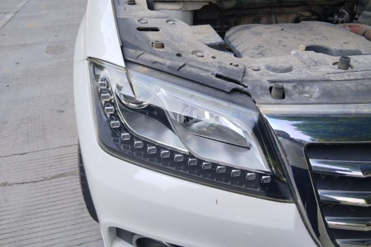 Used Haval H2 2017 Red-Label 1.5T Manual Two-Wheel Drive Comfort Model Right Front Headlight