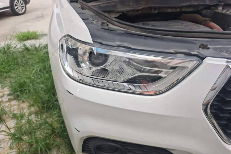Used Haval H2 2017 Blue Label 1.5T Automatic Two-Wheel Drive Luxury Model Right Front Headlight