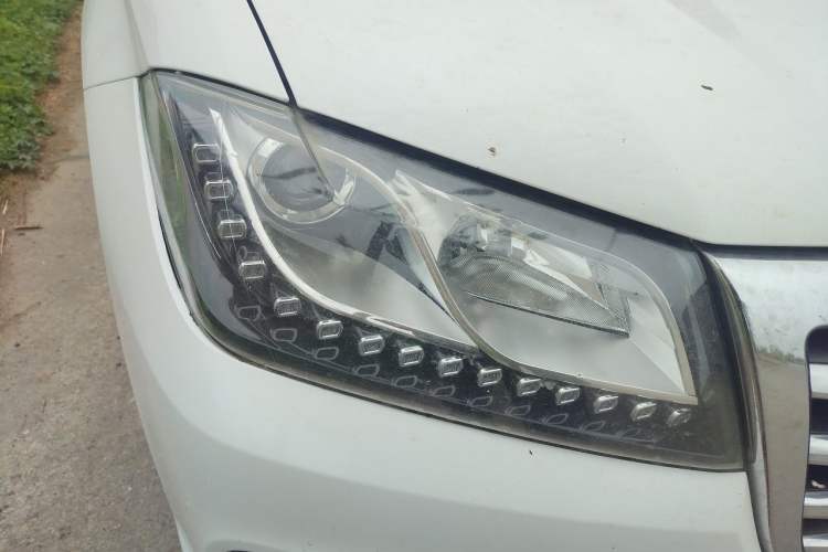 Used Haval H2 2017 Red-Label 1.5T Manual Two-Wheel Drive Luxury Model Right Front Headlight