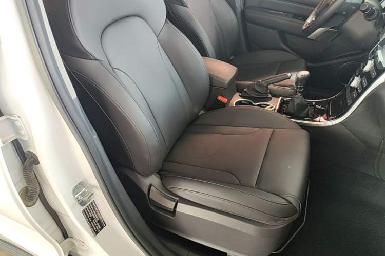 Used Haval H2 2017 Red-Label 1.5T Manual Two-Wheel-Drive Elite Model Right Front Seat
