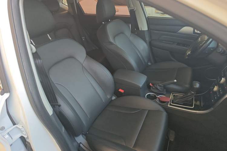 Used Haval H2 2017 Red-Label 1.5T Automatic Two-Wheel Drive Elite Model Right Front Seat
