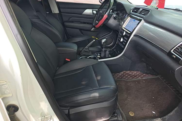 Used Haval H2 2017 Red-Label 1.5T Manual Two-Wheel-Drive Elite Model Right Front Seat
